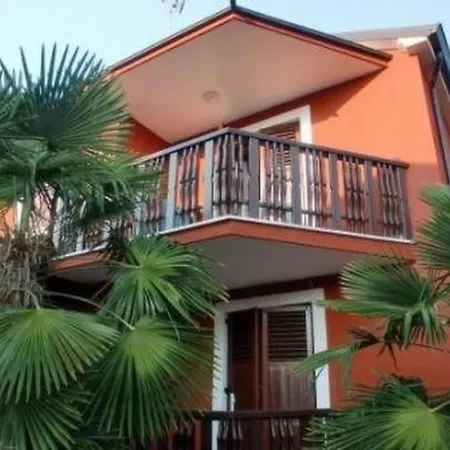 In Novigrad Mit Schoener Terrasse By Interhome Appartement Novigrad Istria
