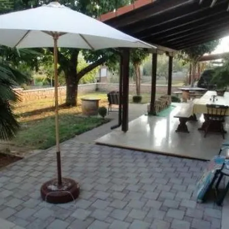 Apartamento In Novigrad Mit Schoener Terrasse By Interhome *